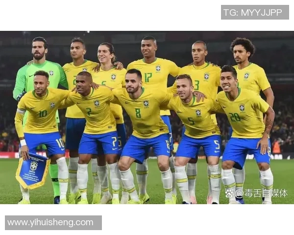 足球三大传奇巨星同场竞技震撼合影震撼亮相球迷热议谁是最强球王 足球三大传奇巨星同场竞技震撼合影震撼亮相球迷热议谁是最强球王